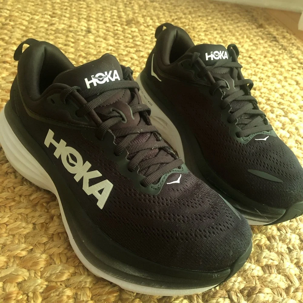 Hoka Bondi 8 Black/White Running Shoes 1127952-BWHT. Size 8.5 B